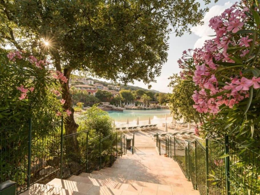 Les Restanques Bougainvillee 2051 Grimaud Bagian luar foto
